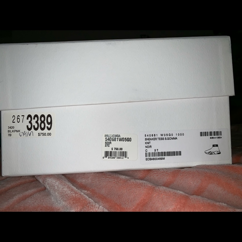 Balenciaga women’s sneaker Limited color